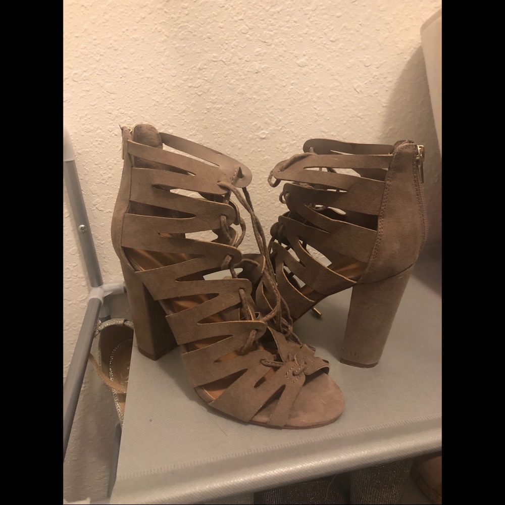 Strappy shoes